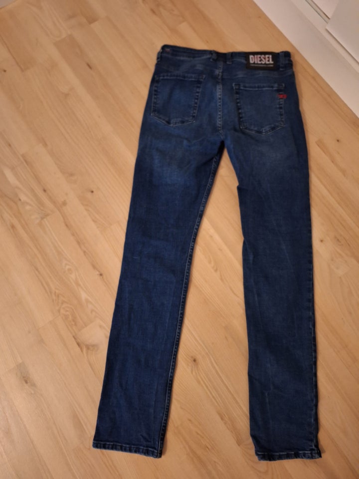 Jeans, Diesel, str. 33