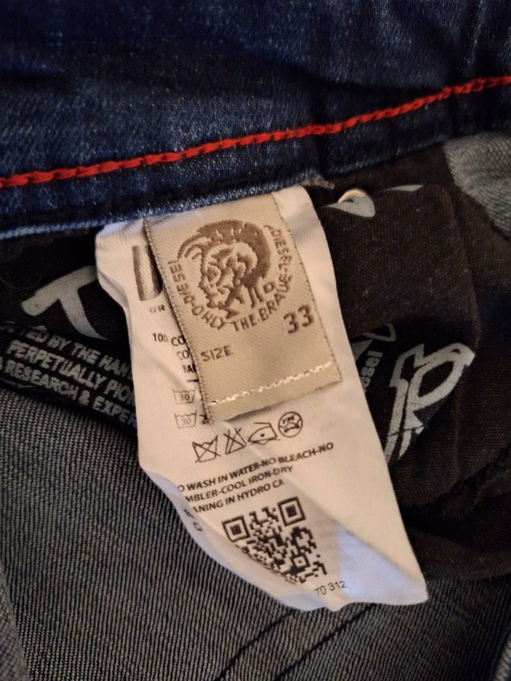 Jeans, Diesel, str. 33