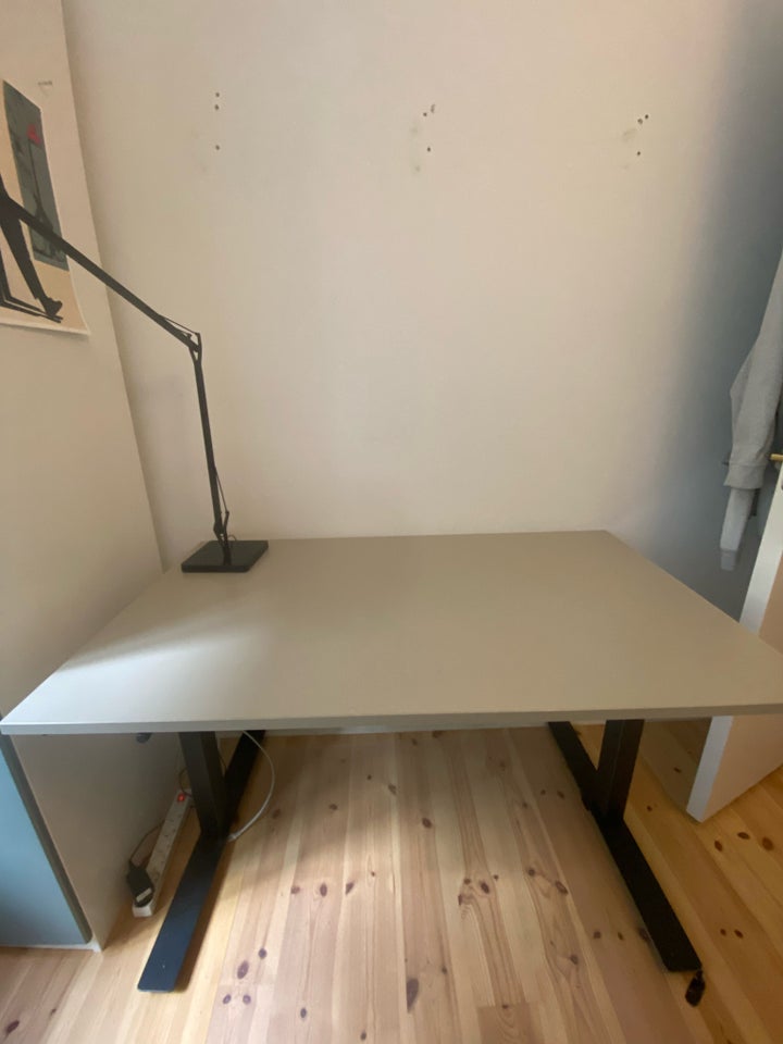 Skrive-/computerbord IKEA b: