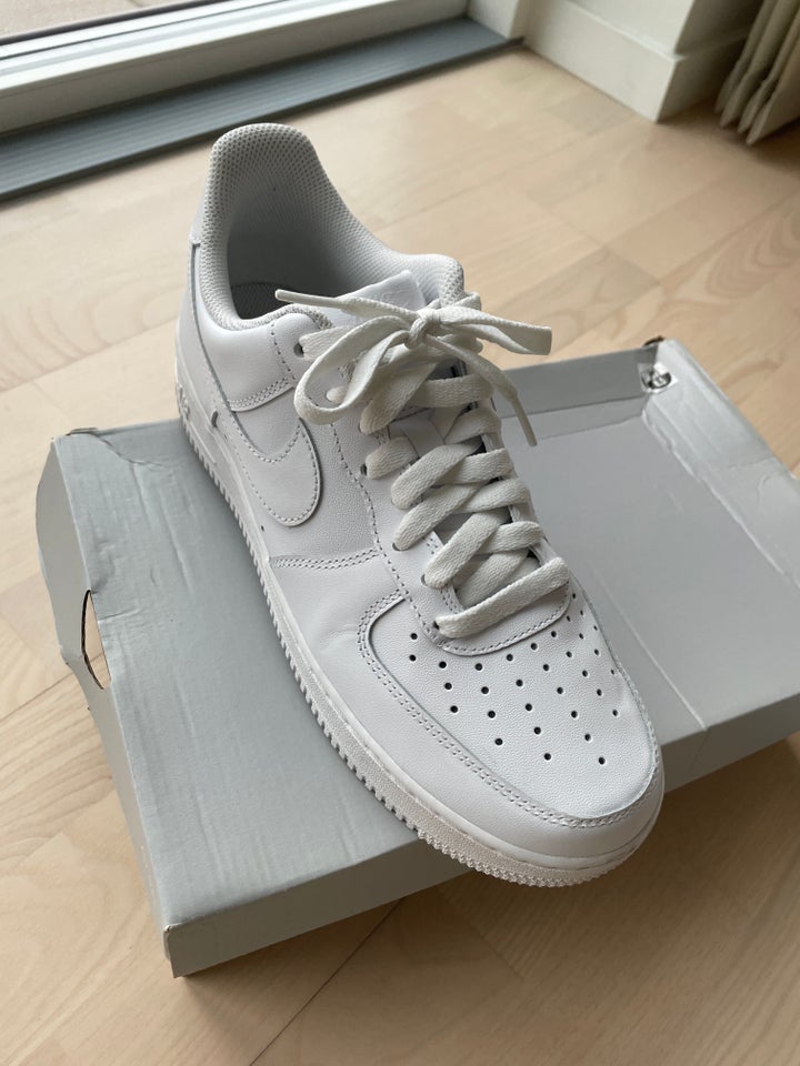 Sneakers, Nike Airforce1, str. 42