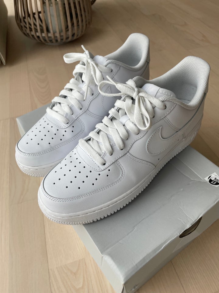 Sneakers, Nike Airforce1, str. 42