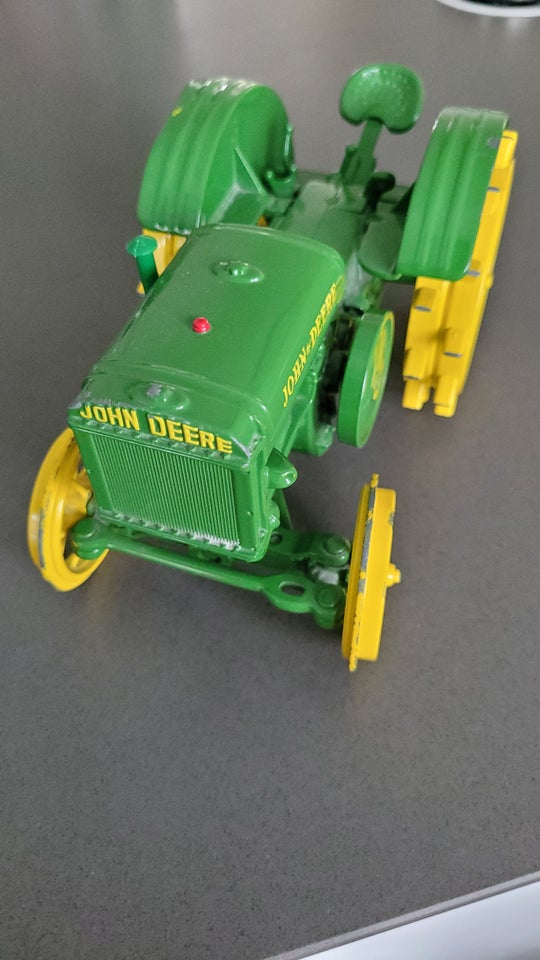 Traktor John Deere Traktor John