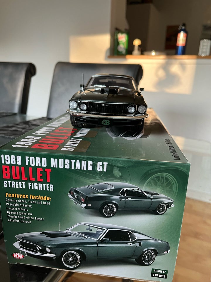 Modelbil Acme Ford Mustang  skala