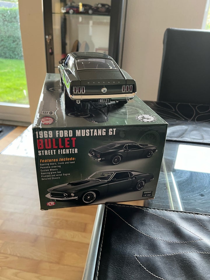 Modelbil Acme Ford Mustang  skala