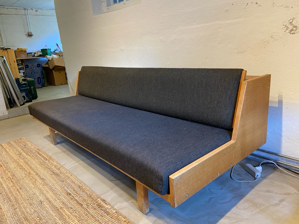 Hans J. Wegner, GE 258, Daybed