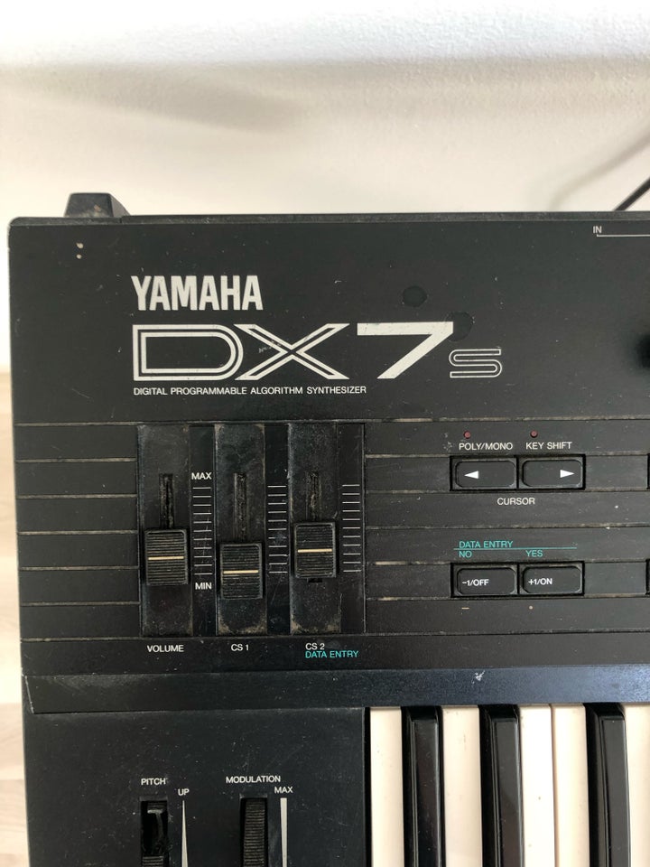 Synthesizer, Yamaha DX7s DX7s