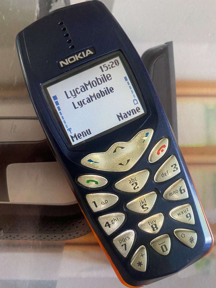 Nokia 3510i, God