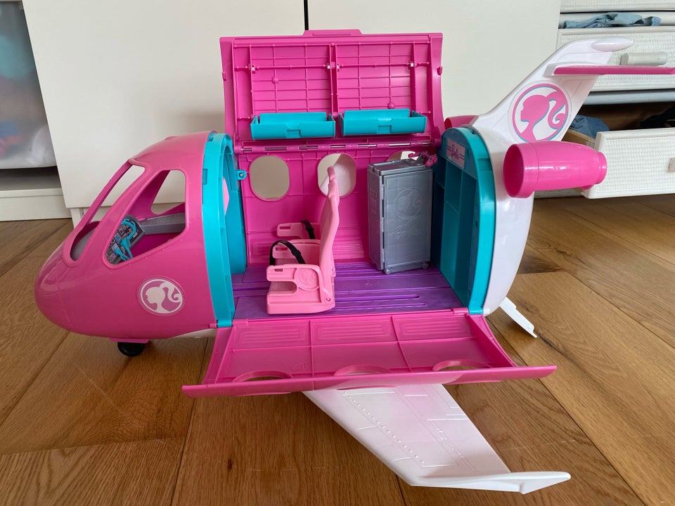 Barbie, Barbie airplane