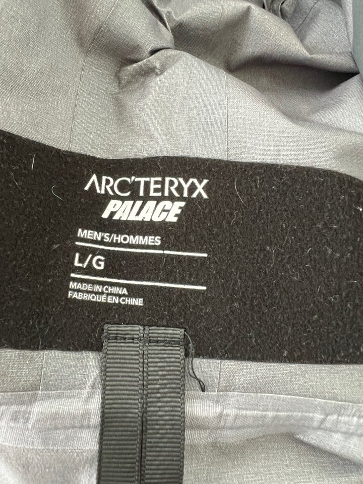 Regnjakke str L Arcteryx x