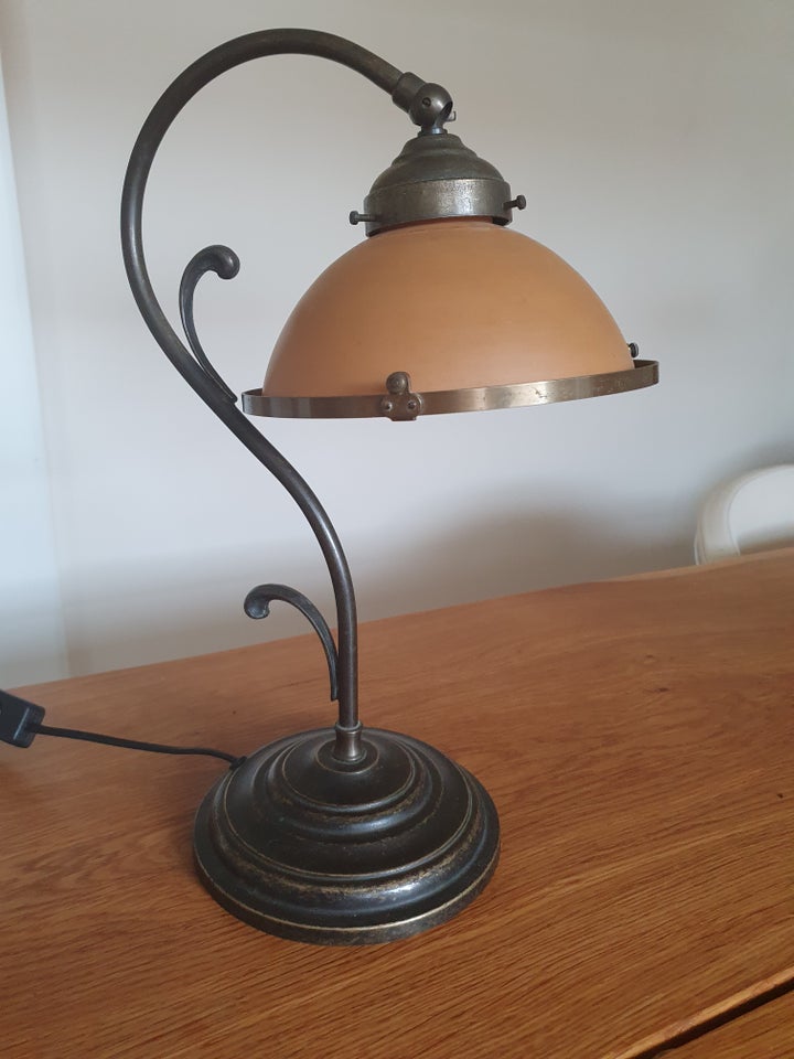 Anden bordlampe, Fog og Mørup