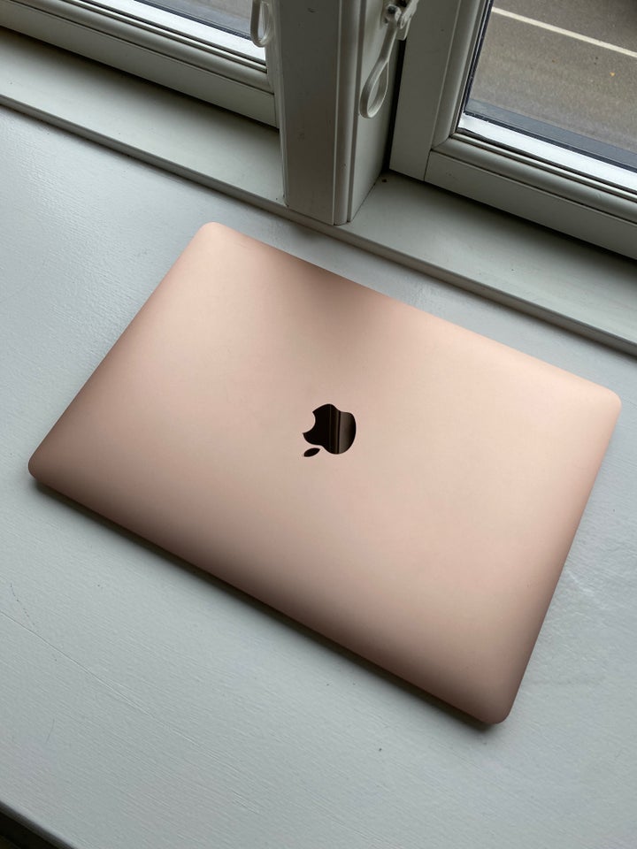 MacBook Air, M1, 128 GB harddisk