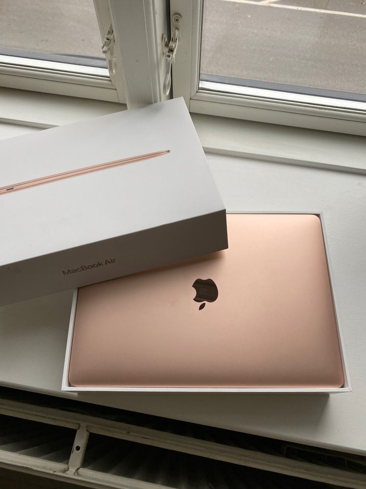 MacBook Air, M1, 128 GB harddisk