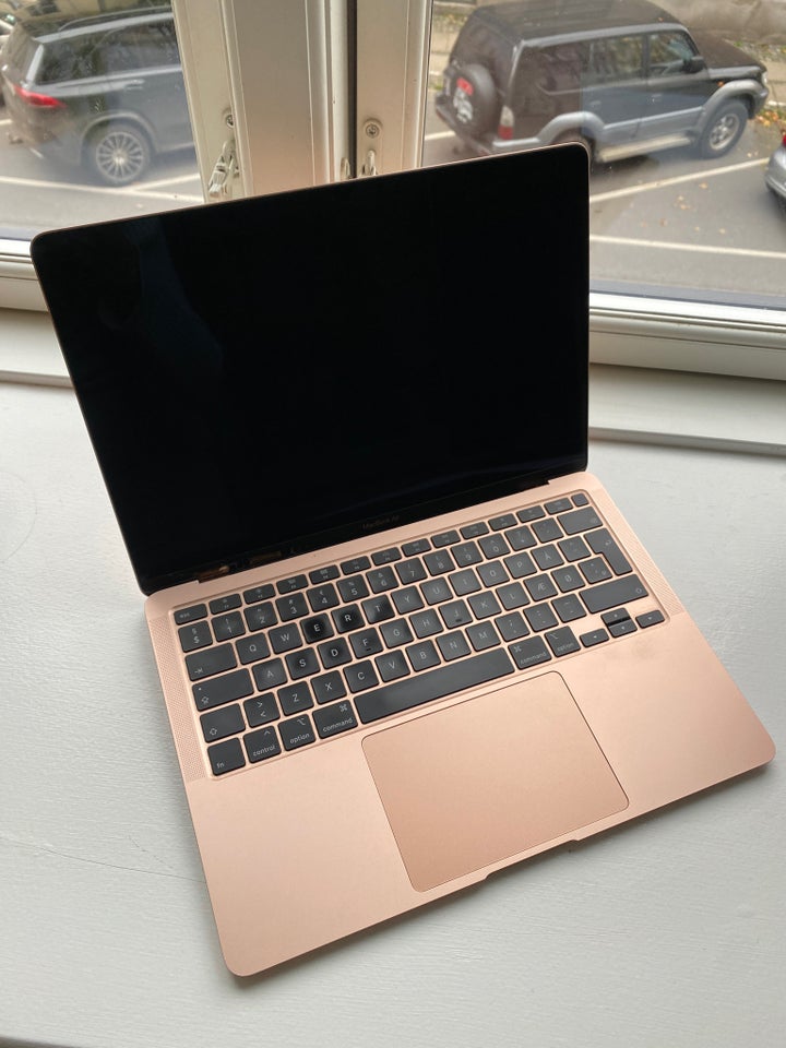 MacBook Air, M1, 128 GB harddisk