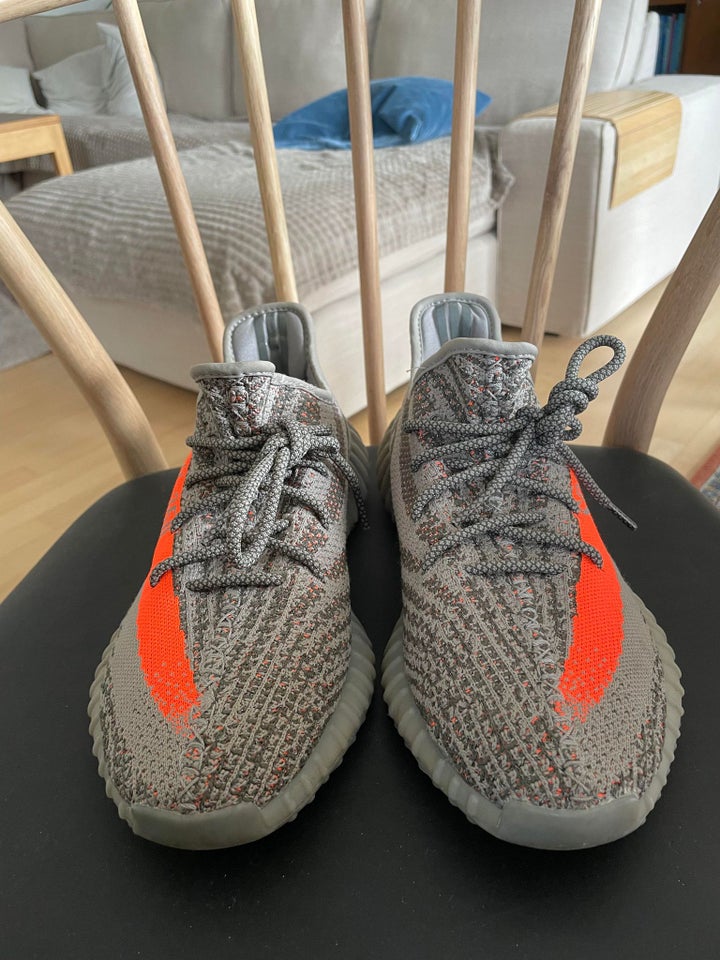 Sneakers, Yeezys, str. 46