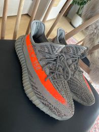 Sneakers, Yeezys, str. 46