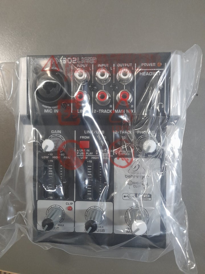 Mixer, Behringer xenyx Xenyx 302