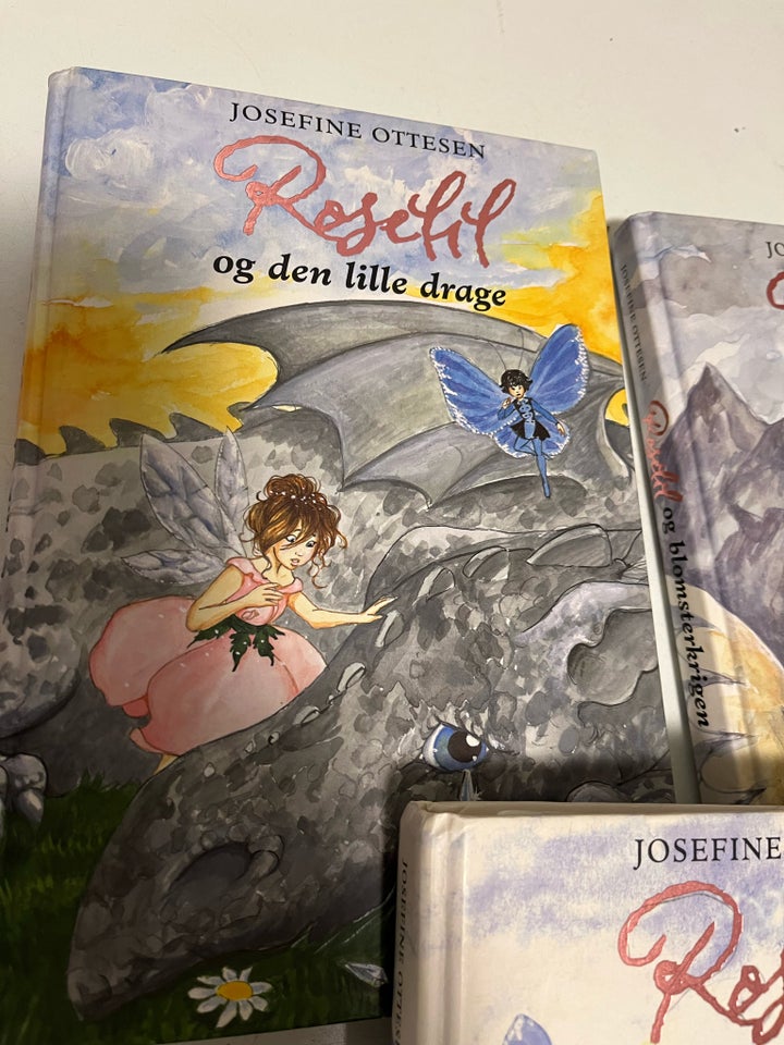 Roselil og…, Josefine Ottesen