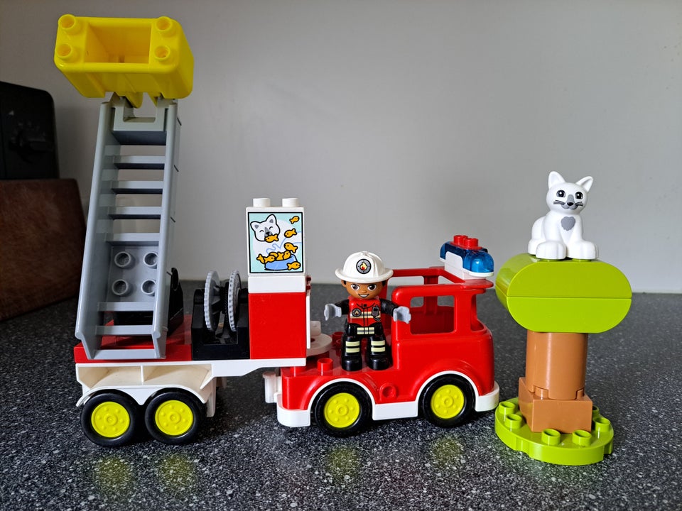 Lego Duplo, Brandbil med kat i træ