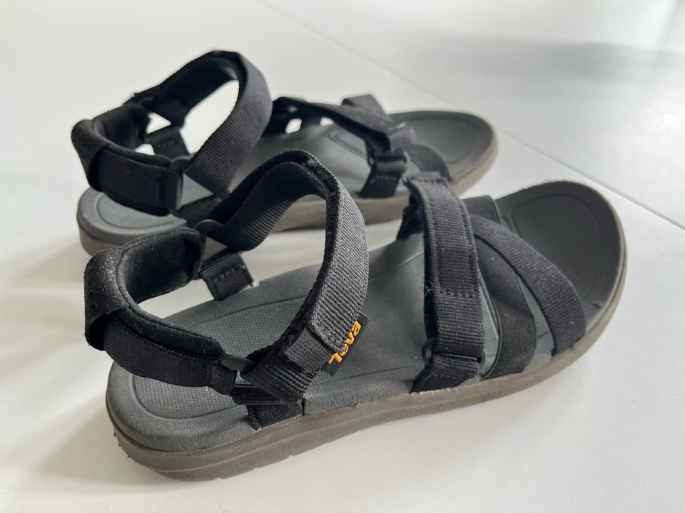 Sandaler, str. 39, TEVA