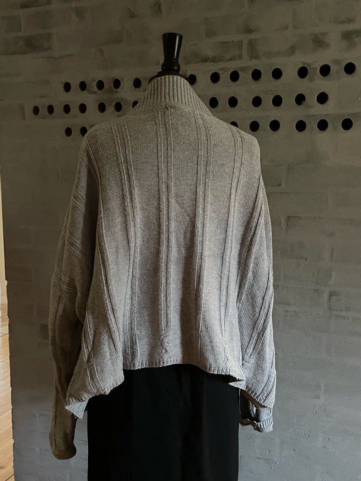 Sweater, Ivan Grundahl, str. L