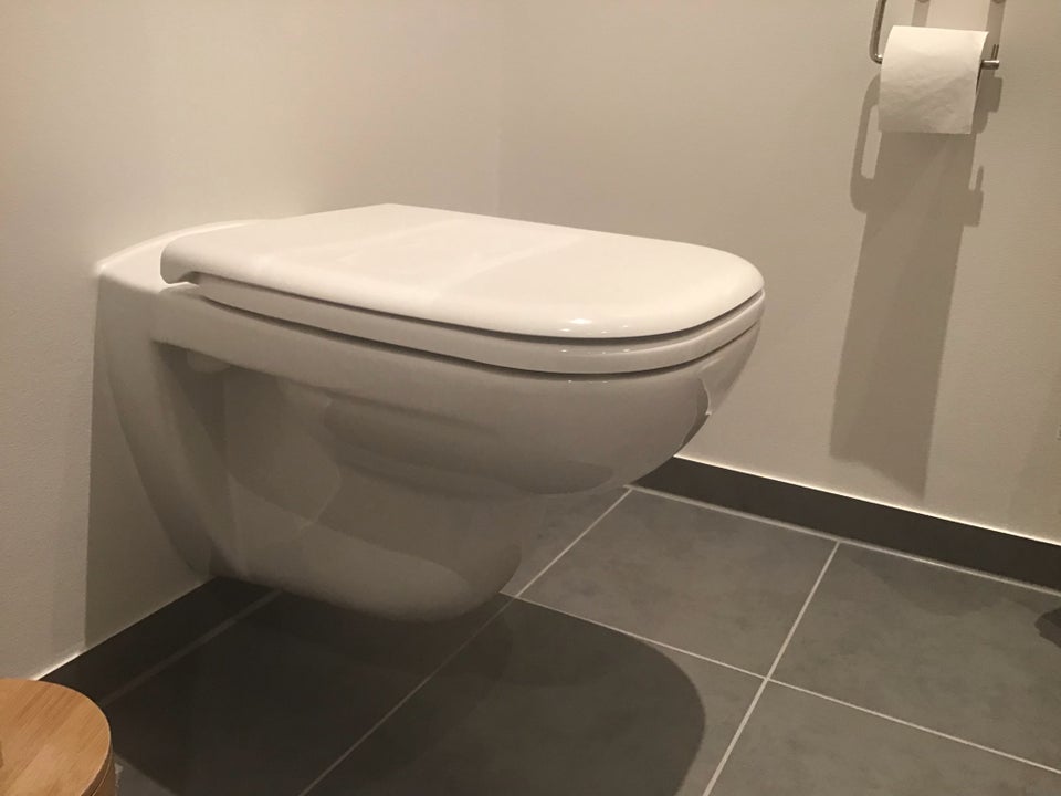 Toilet, Duravit, væghængt