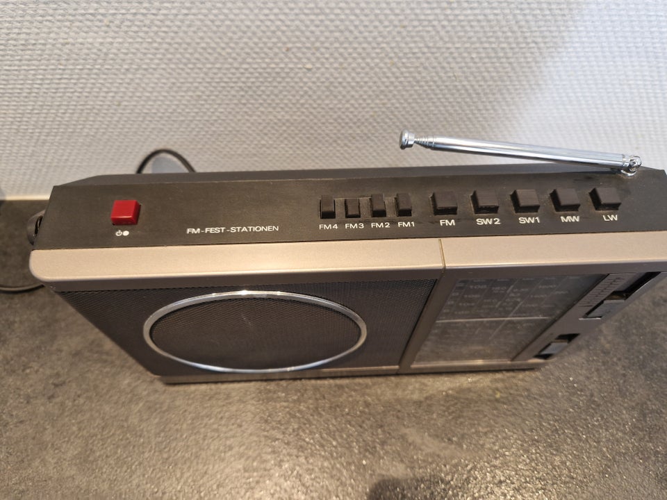 AM/FM radio Grundig ConcertBoy