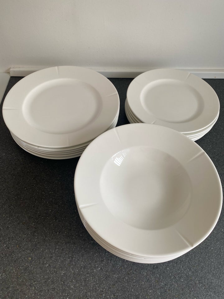 Porcelæn Service / 6 Personer