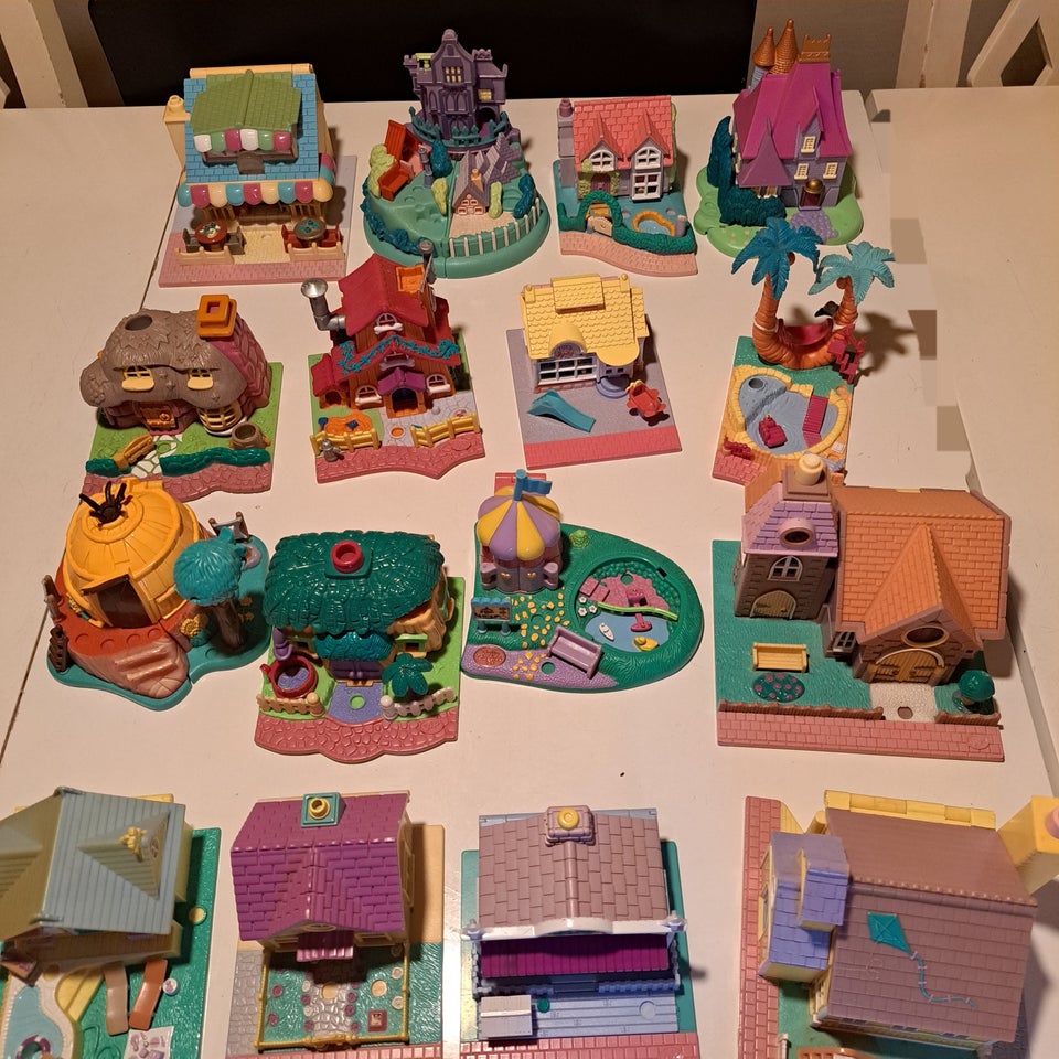 Polly Pocket, Dukkehuse