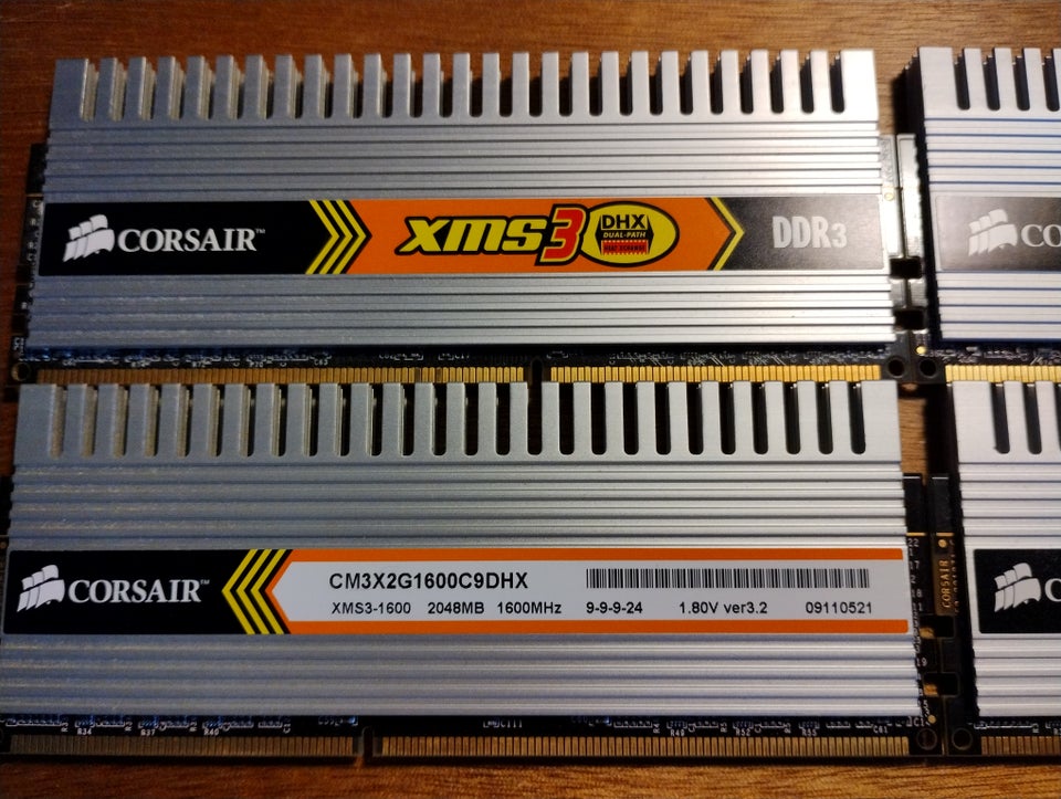 Corsair 8 DDR3 SDRAM