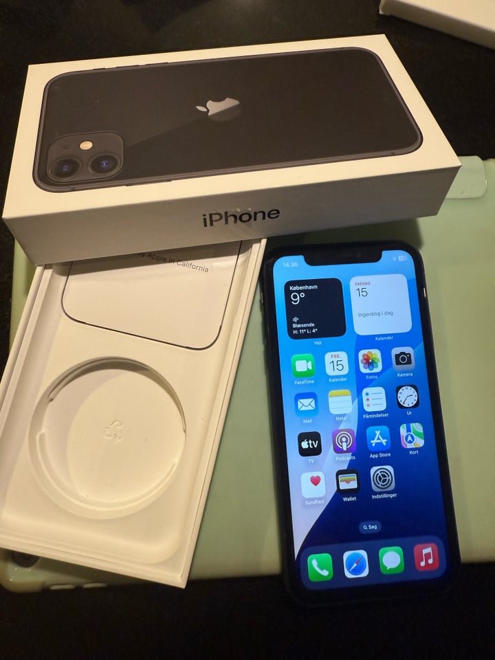 iPhone 11, 64 GB, sort