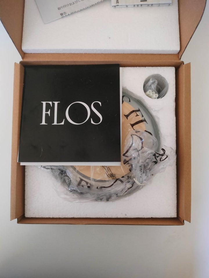 Væglampe FLOS Button mini opal