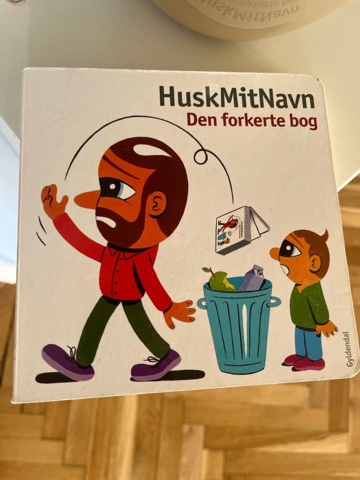 Den forkerte bog, HuskMitNavn