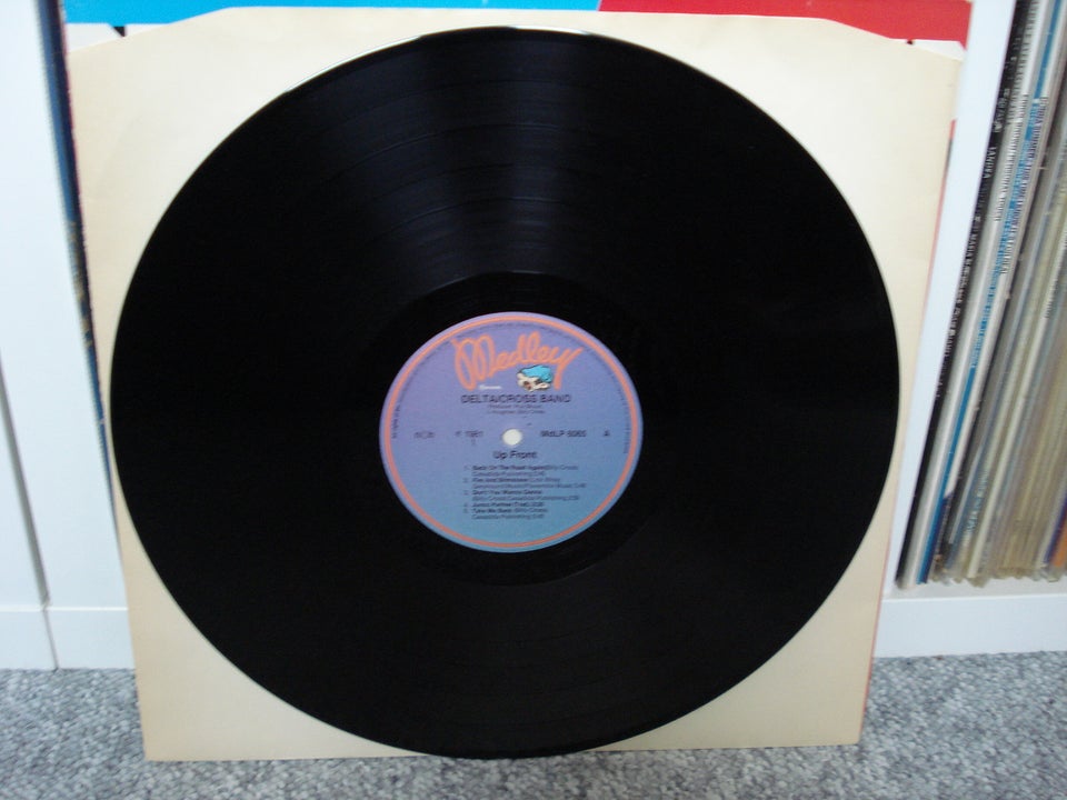 LP, Delta-Cross Band, Up Front