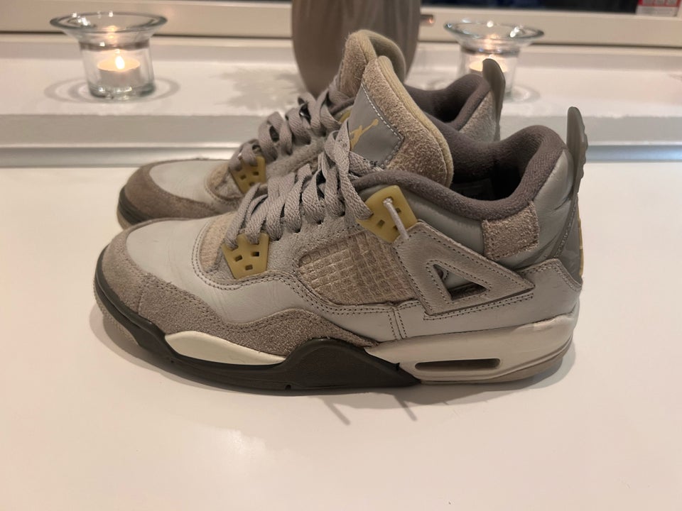 Sneakers, Nike Jordan 4, str. 40