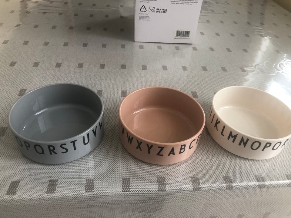 Plastik Skåle Design Letters