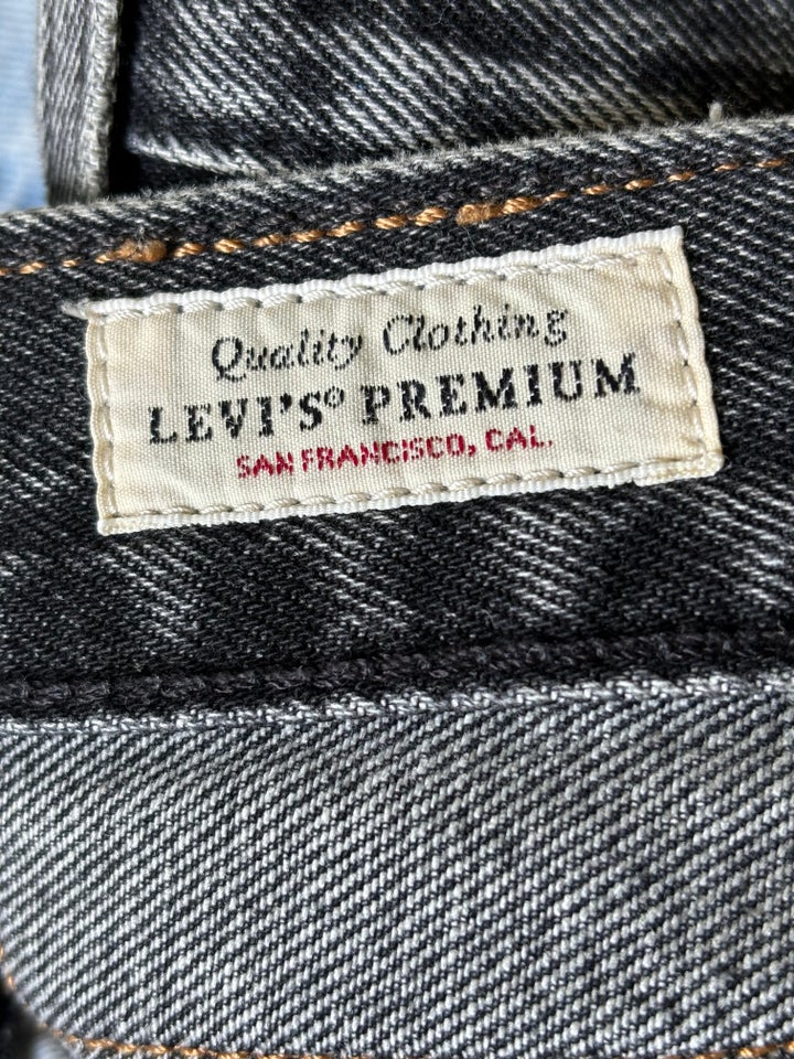 Jeans Levi’s str 32