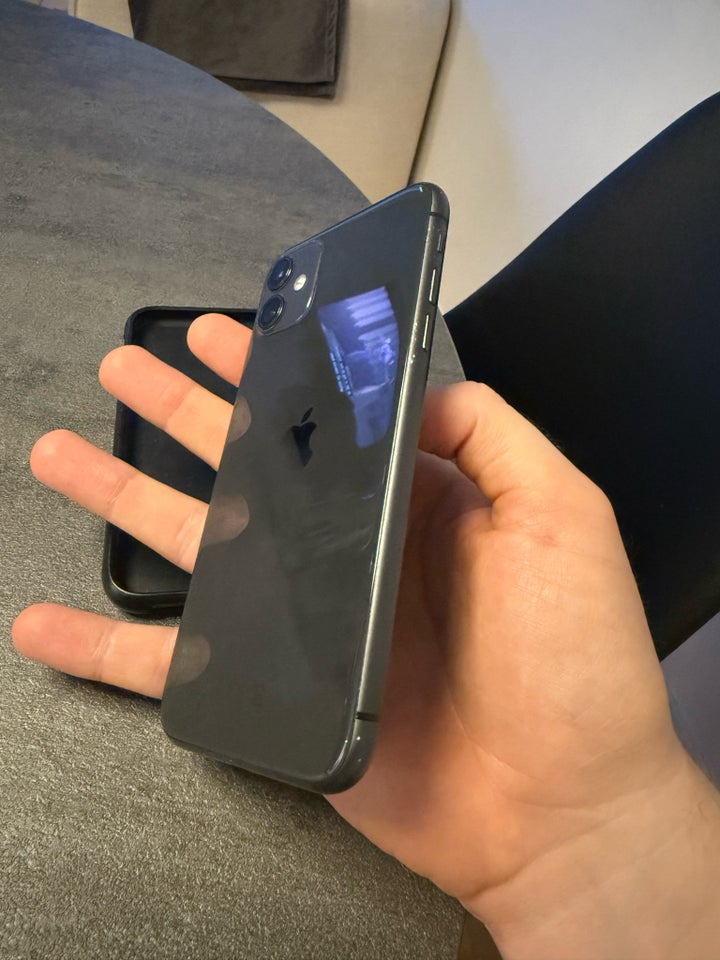 iPhone 11, 64 GB, sort