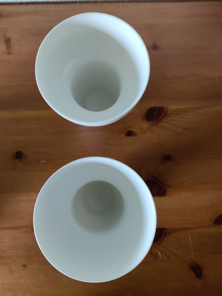 Porcelæn, 2 Muuto krus / vaser,