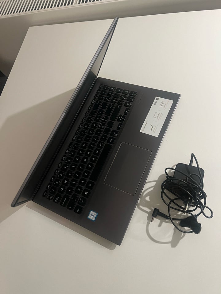 Asus Vivobook 15, 1.60 GHz, 8 GB ram