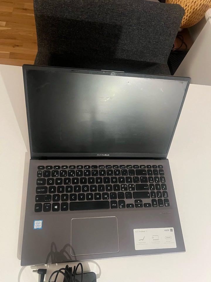 Asus Vivobook 15, 1.60 GHz, 8 GB ram