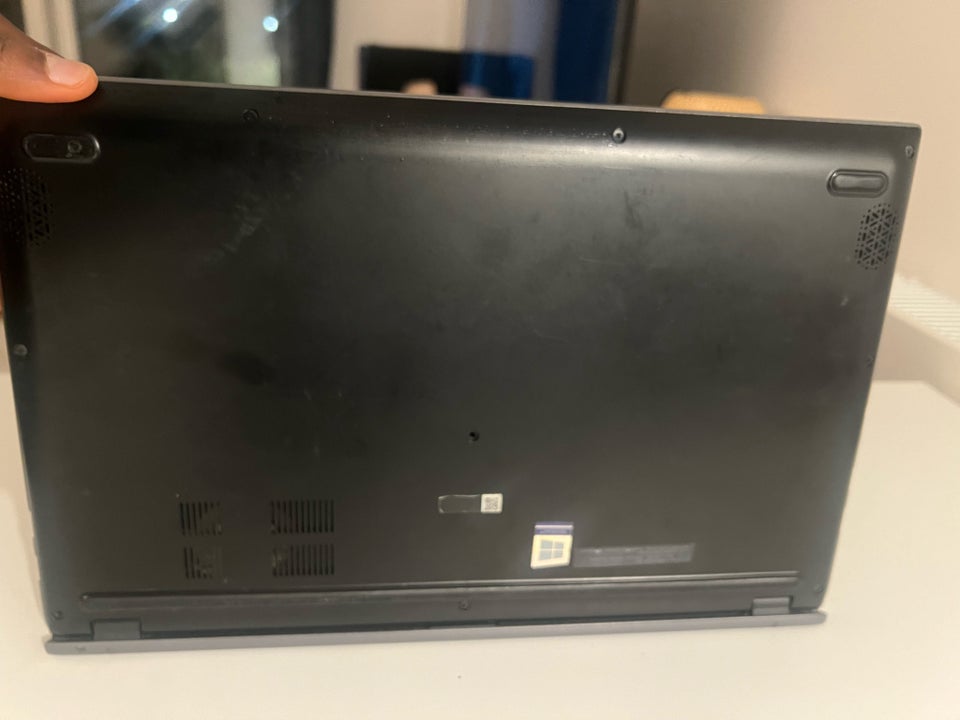 Asus Vivobook 15, 1.60 GHz, 8 GB ram