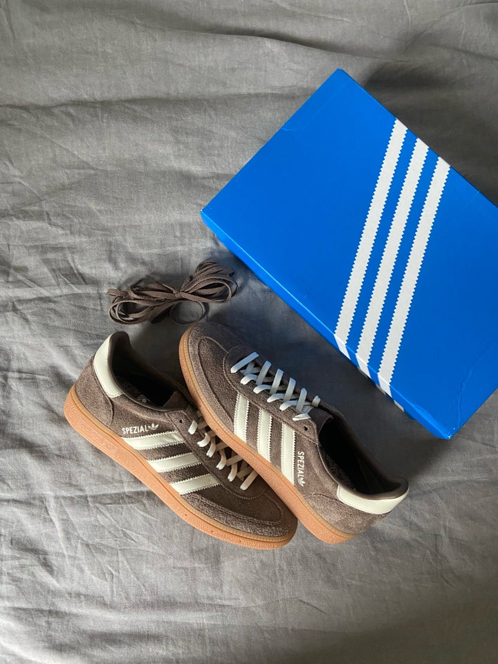 Sneakers, Adidas, str. 43