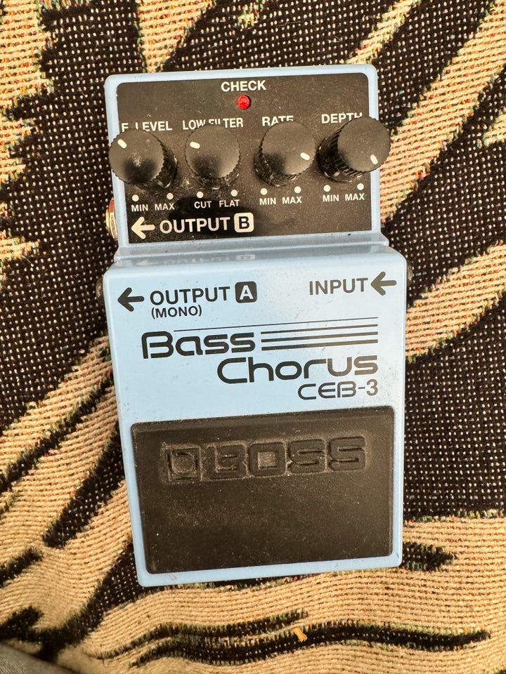 Boss Chorus Pedal, Boss CEB-3