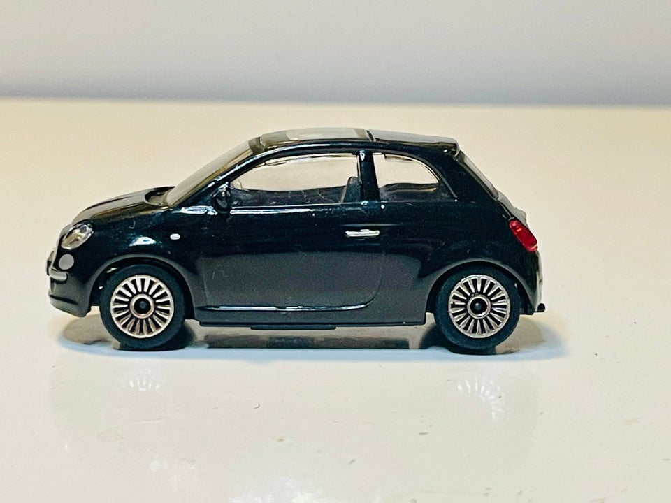 Modelbil, Bburago Fiat 500, skala