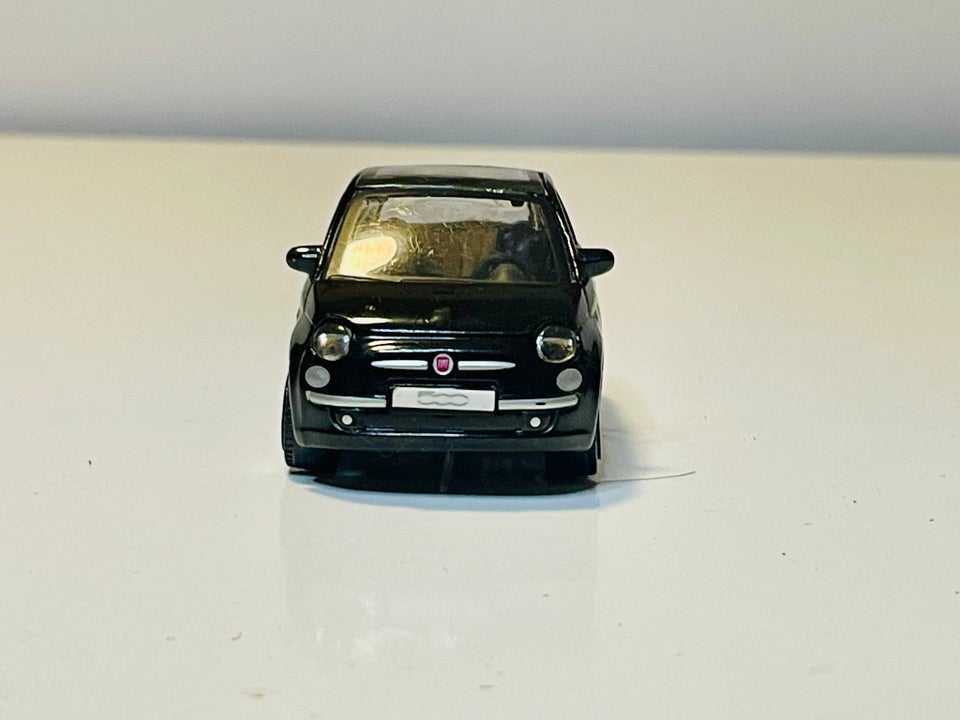 Modelbil, Bburago Fiat 500, skala