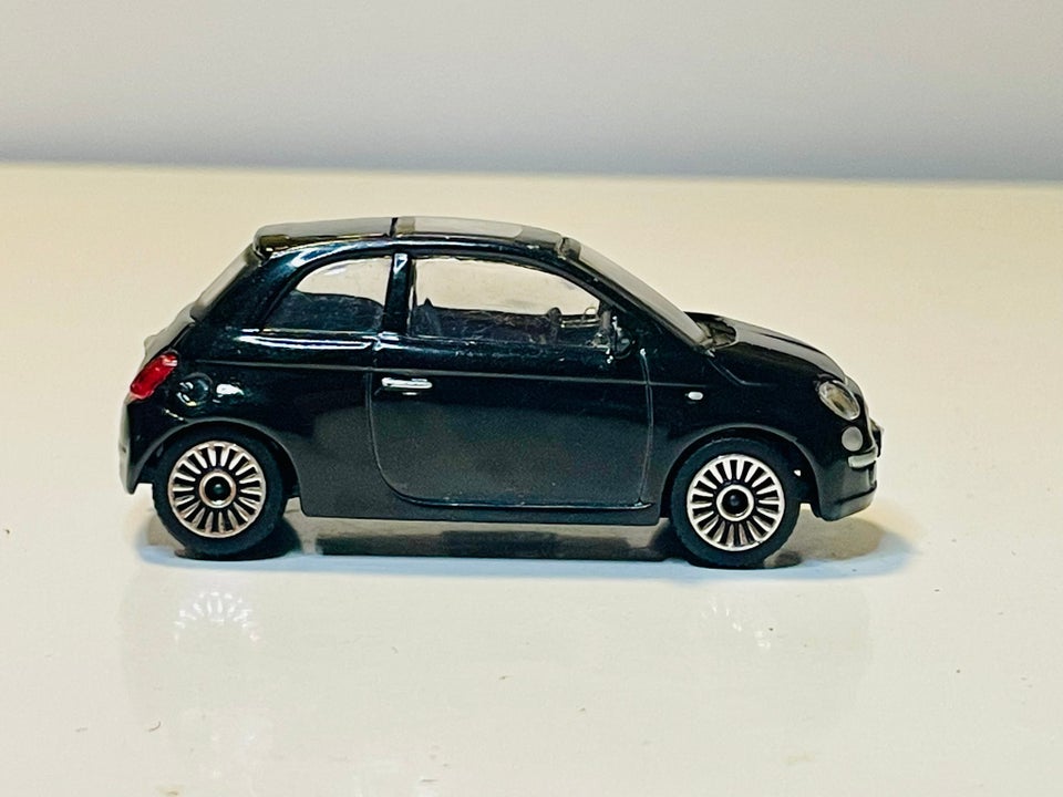 Modelbil, Bburago Fiat 500, skala