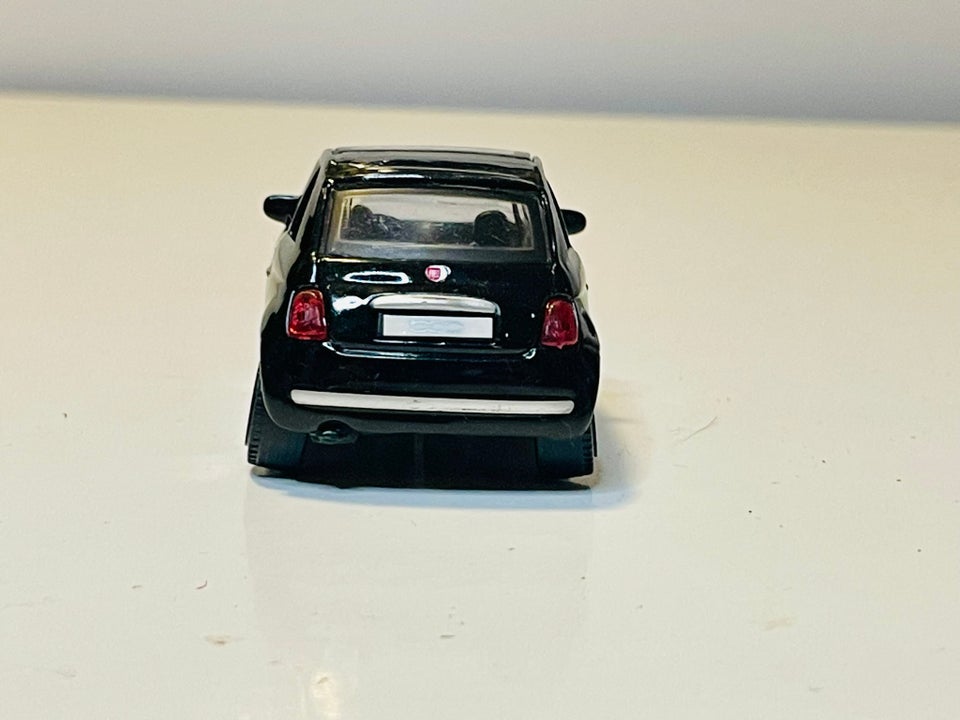 Modelbil, Bburago Fiat 500, skala