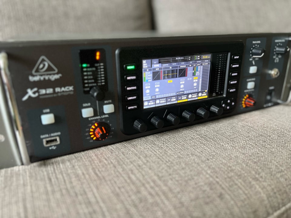 Digitale mixer , Behringer X32 rack