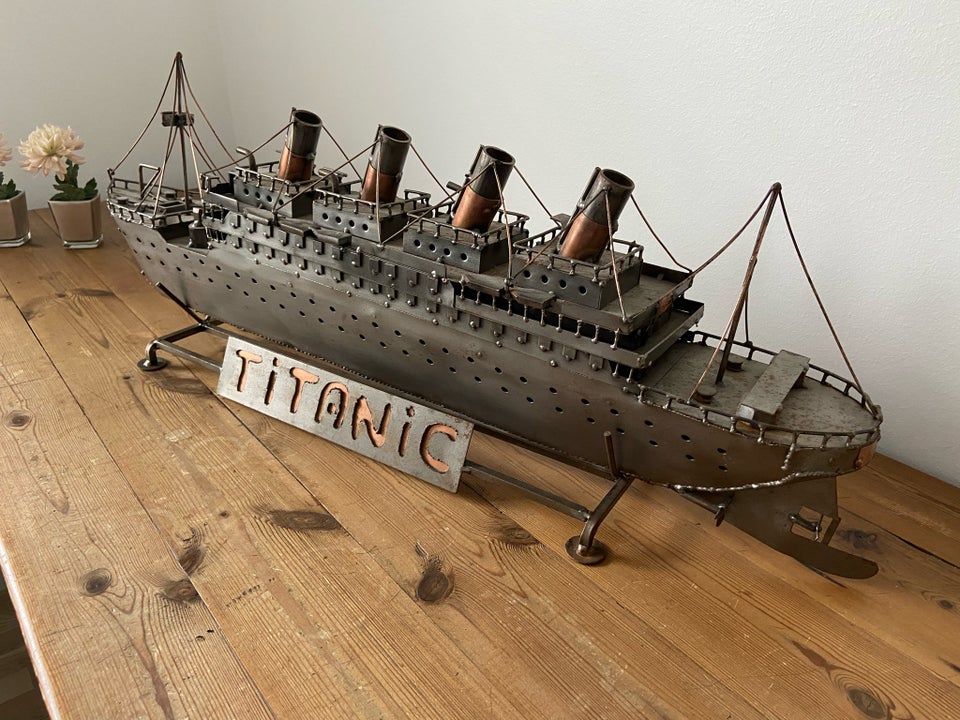 Modelskib Titanic