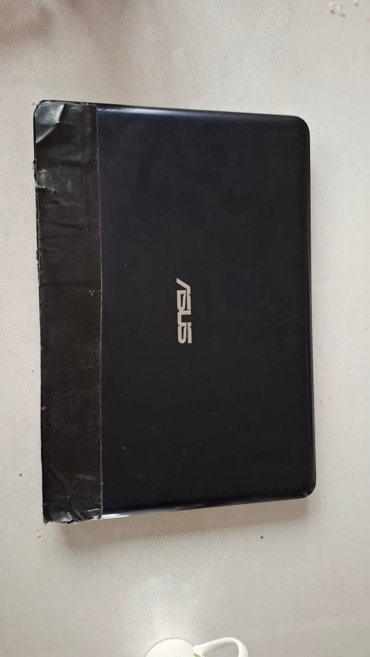 Asus, 2 GB ram, 250 GB harddisk